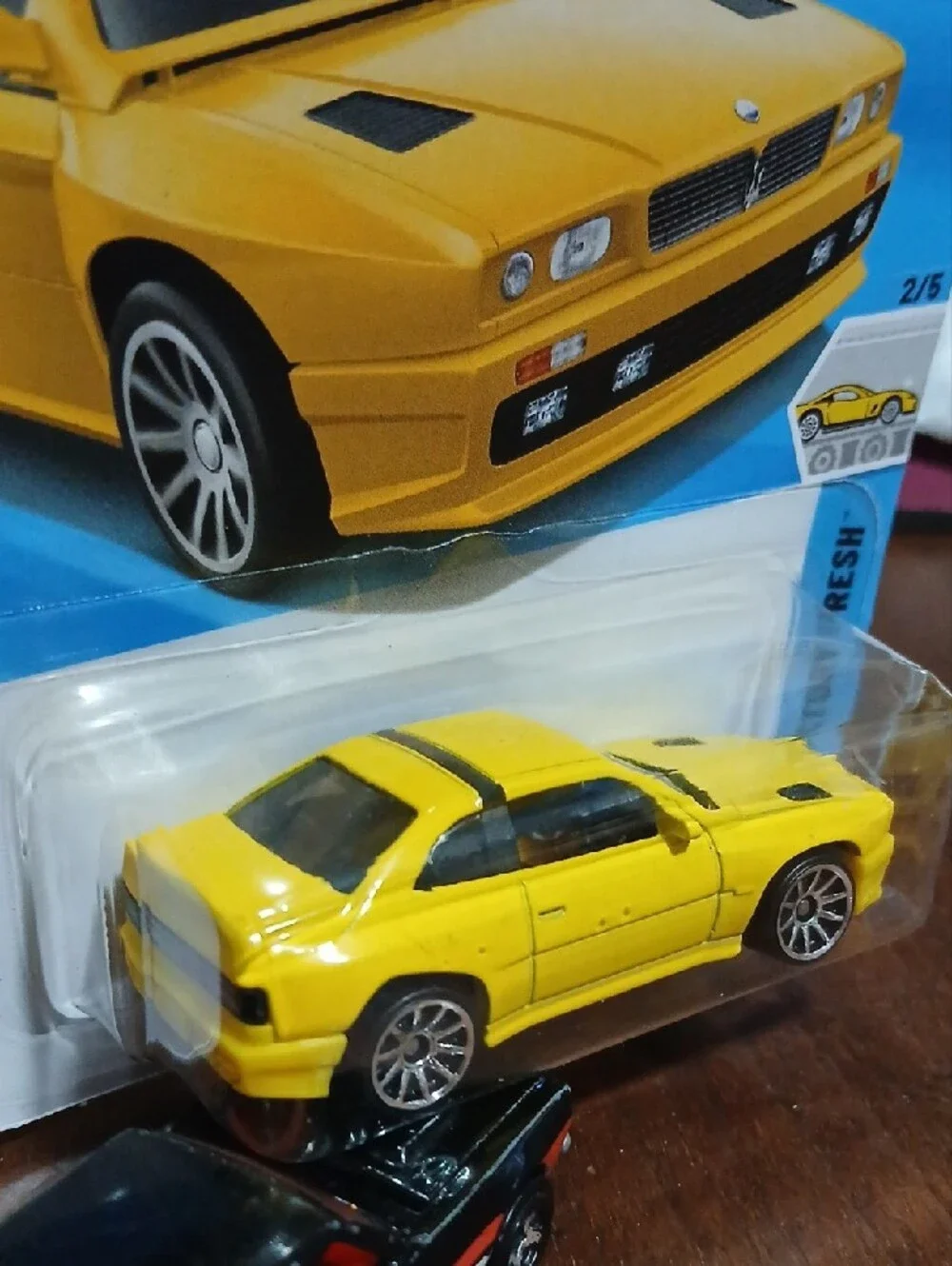 Maserati Shamal Yellow Hot Wheels Car 1/64